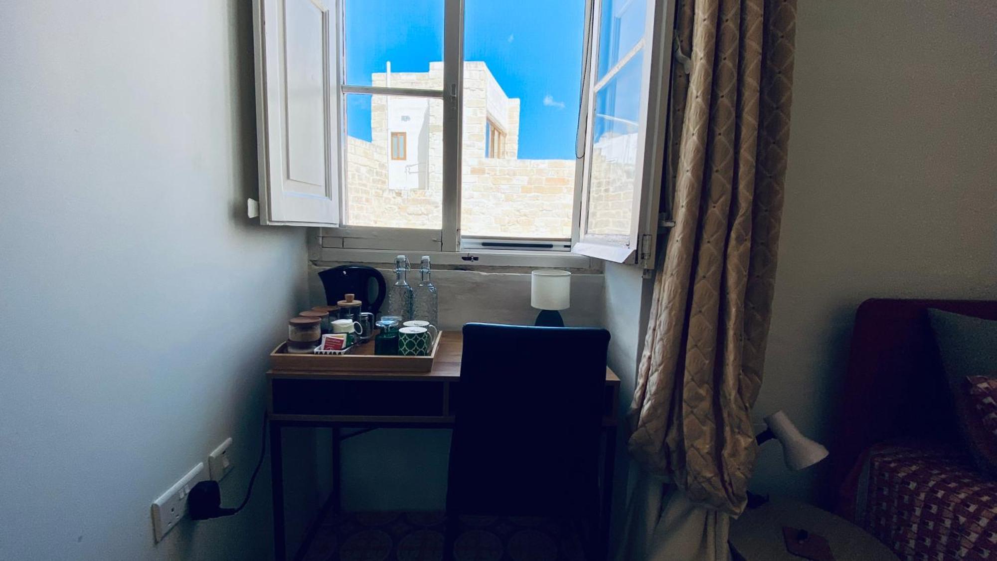 Free Breakfast, Pool, Spacious Aircon Hideaway Daire Mosta Dış mekan fotoğraf